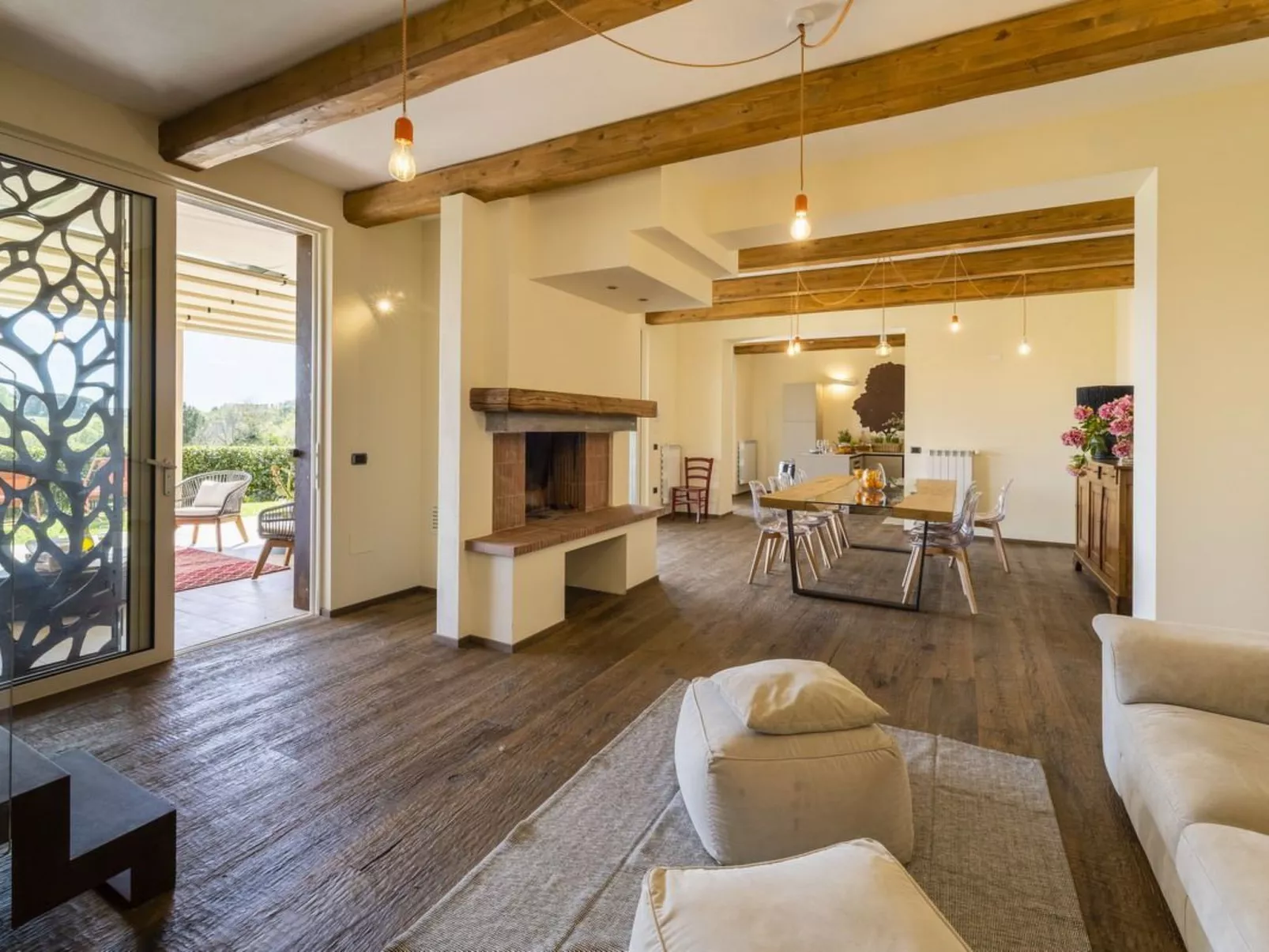 Wunderschöne Villa mit privatem Pool und Whirlpool-Dedans