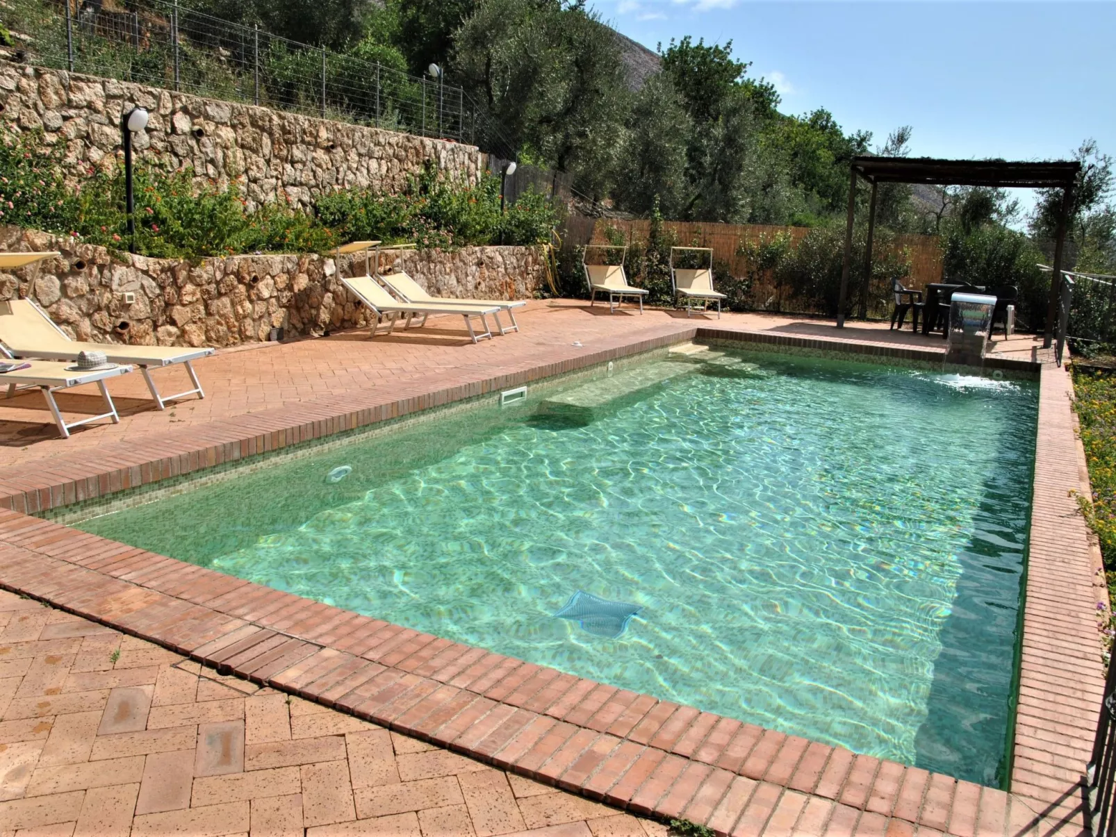 Doppelhaushälfte mit Gemeinschaftspool-Outside