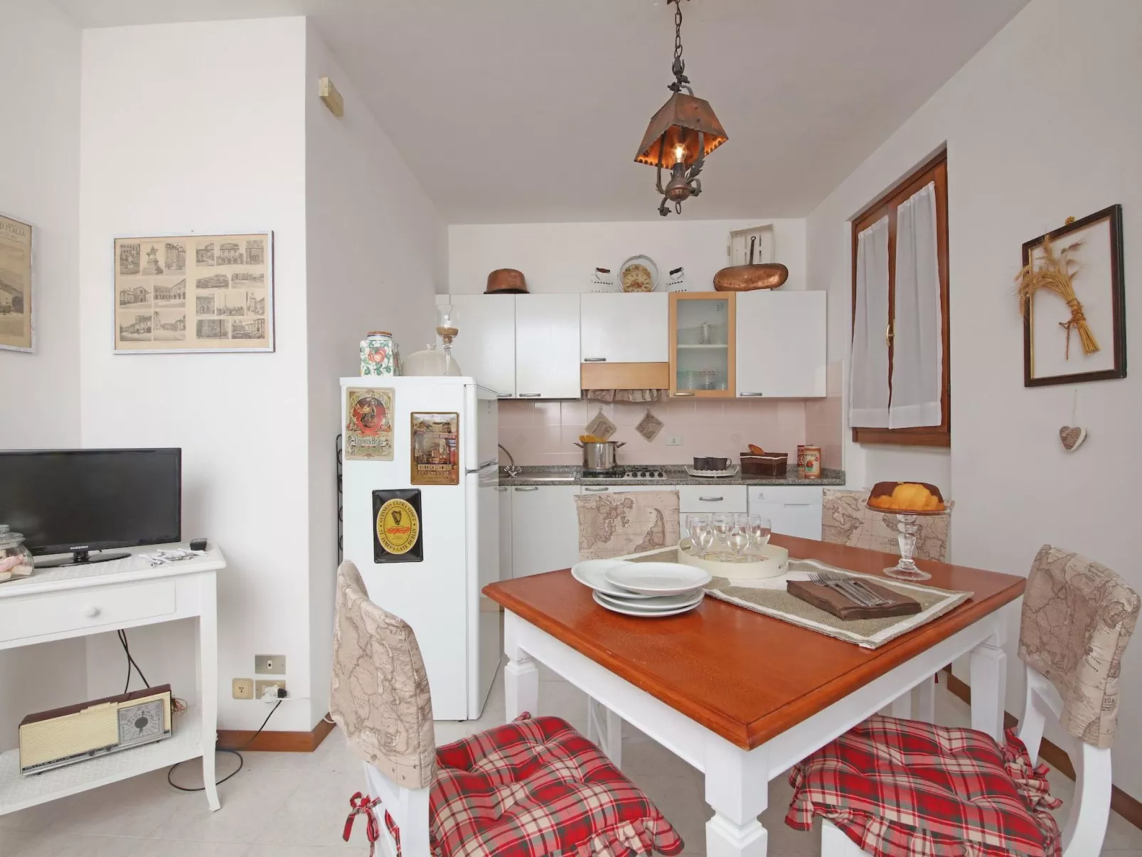 Wohnung mit Privatparkplatz und Aussicht-Dedans