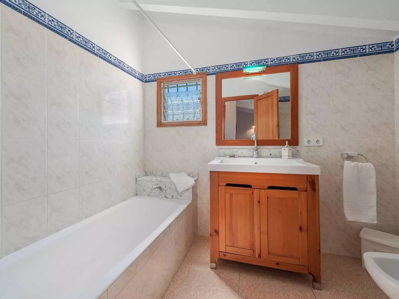 Villa mit 6 Schlafzimmern in Gehweite zu Port Pollensa-Image-tags.info