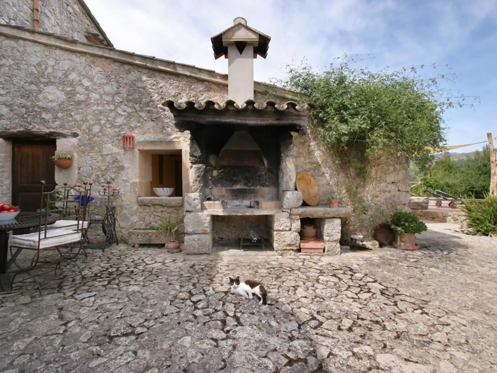 Guillo. 300 Jahre Geschichte an einem zeitlosen Ort-Image-tags.info