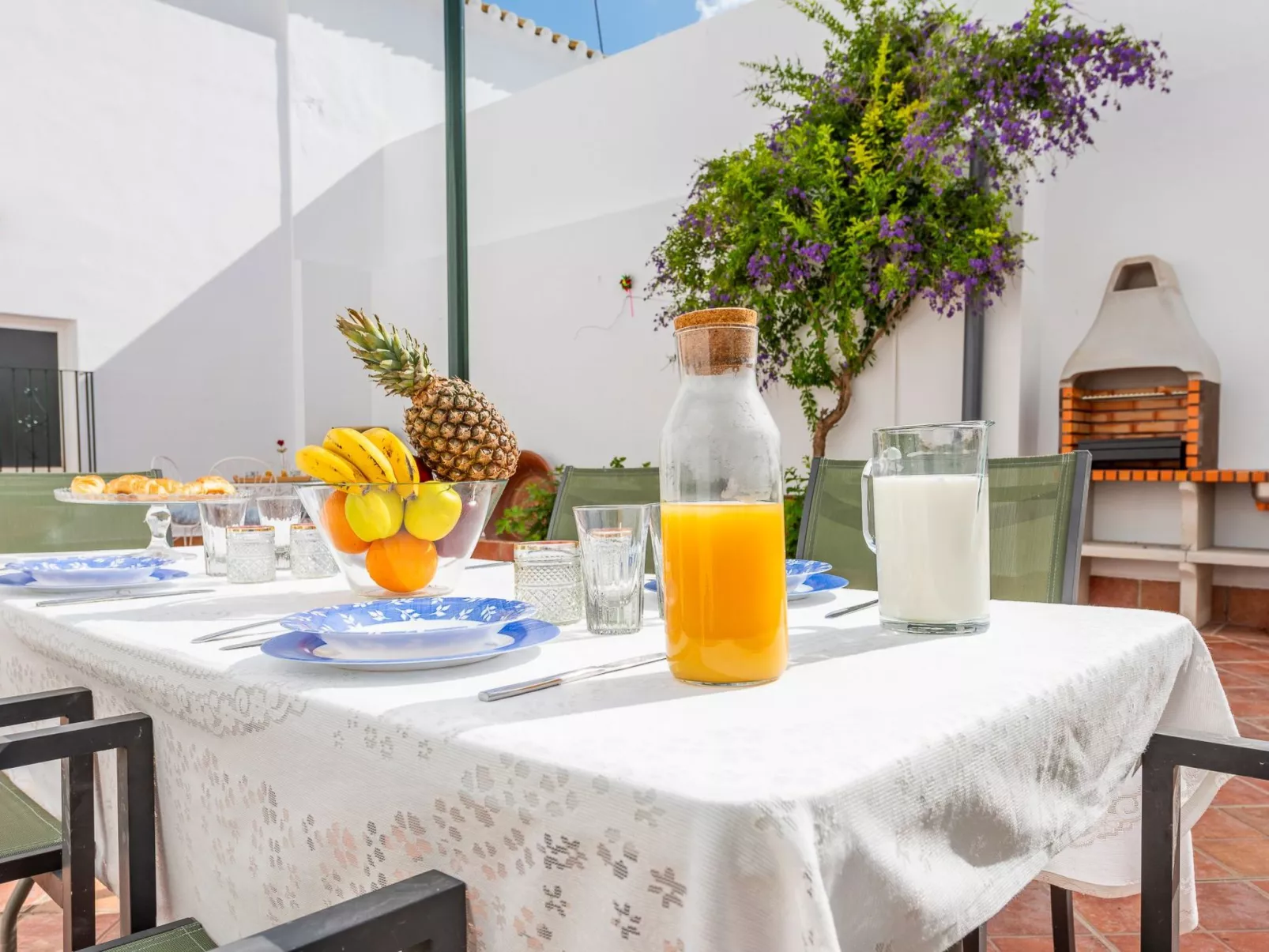 Gasthaus Berraquero-Outside