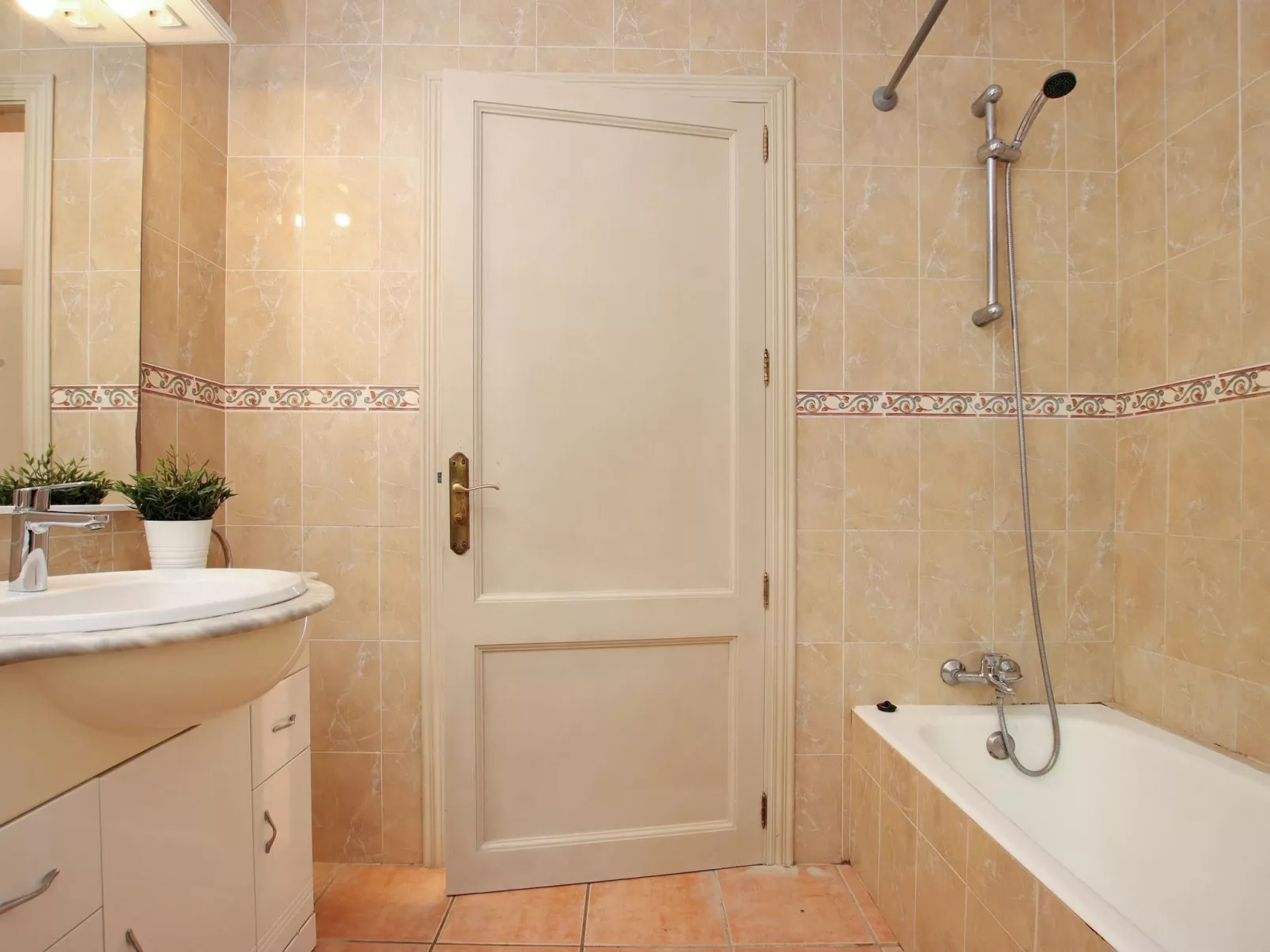 Schöne Villa mit Meerblick-Image-tags.info