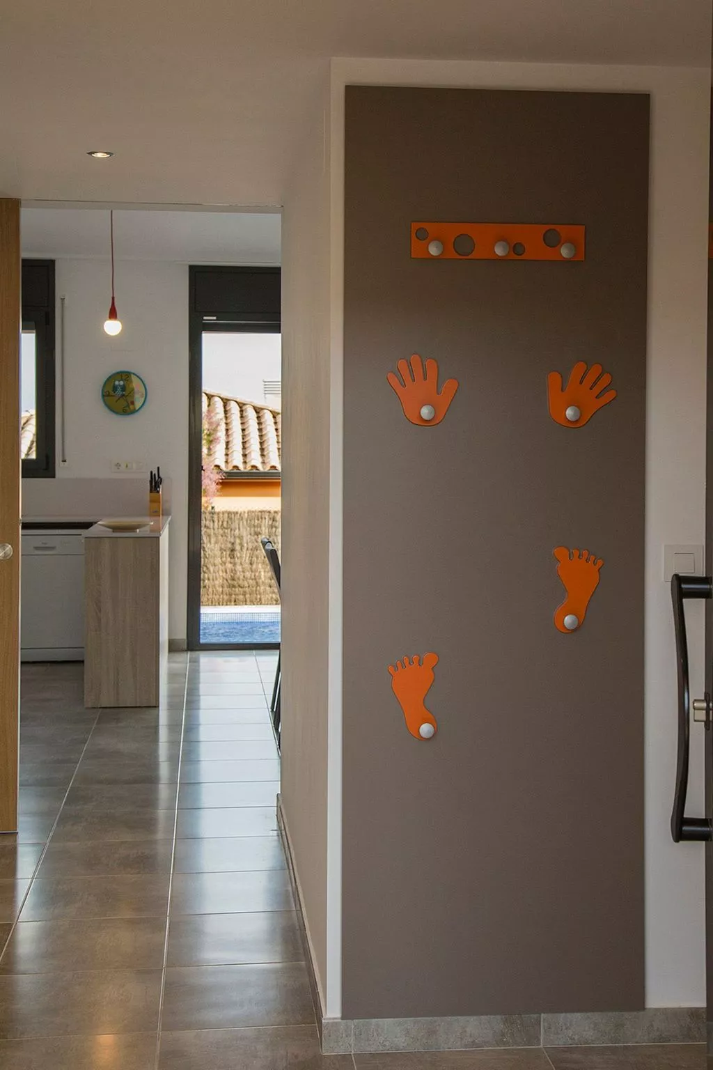 Lichtdurchflutete Ferienvilla mit Pool-Draußen