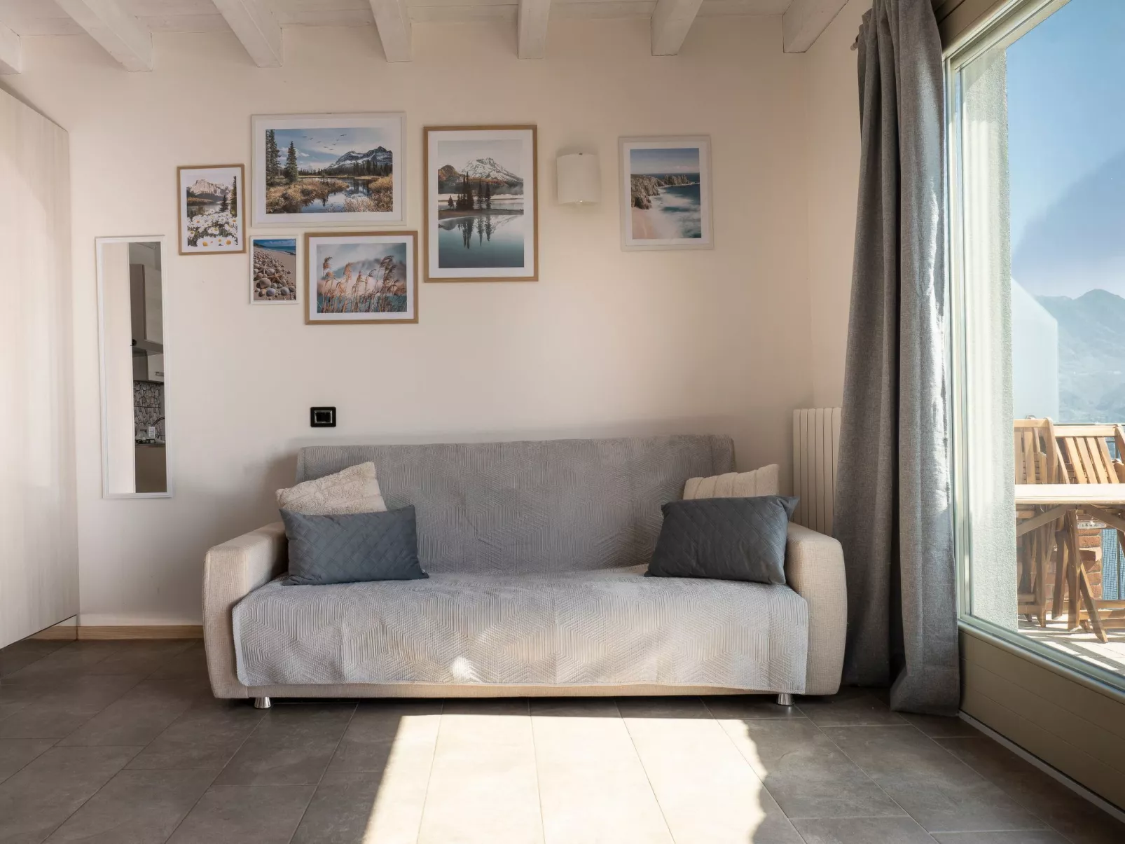 Cherubino 2", Dreizimmerwohnung mit Pool und Terrasse-Inside