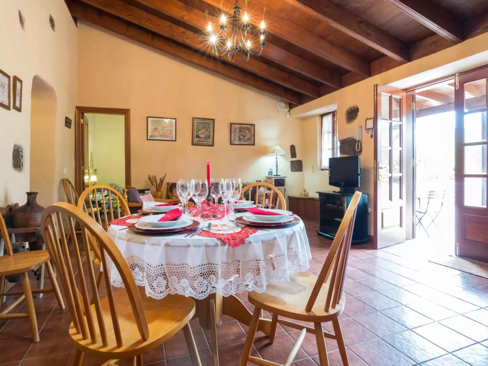 Romantisches Landhaus mit Pool-Inside