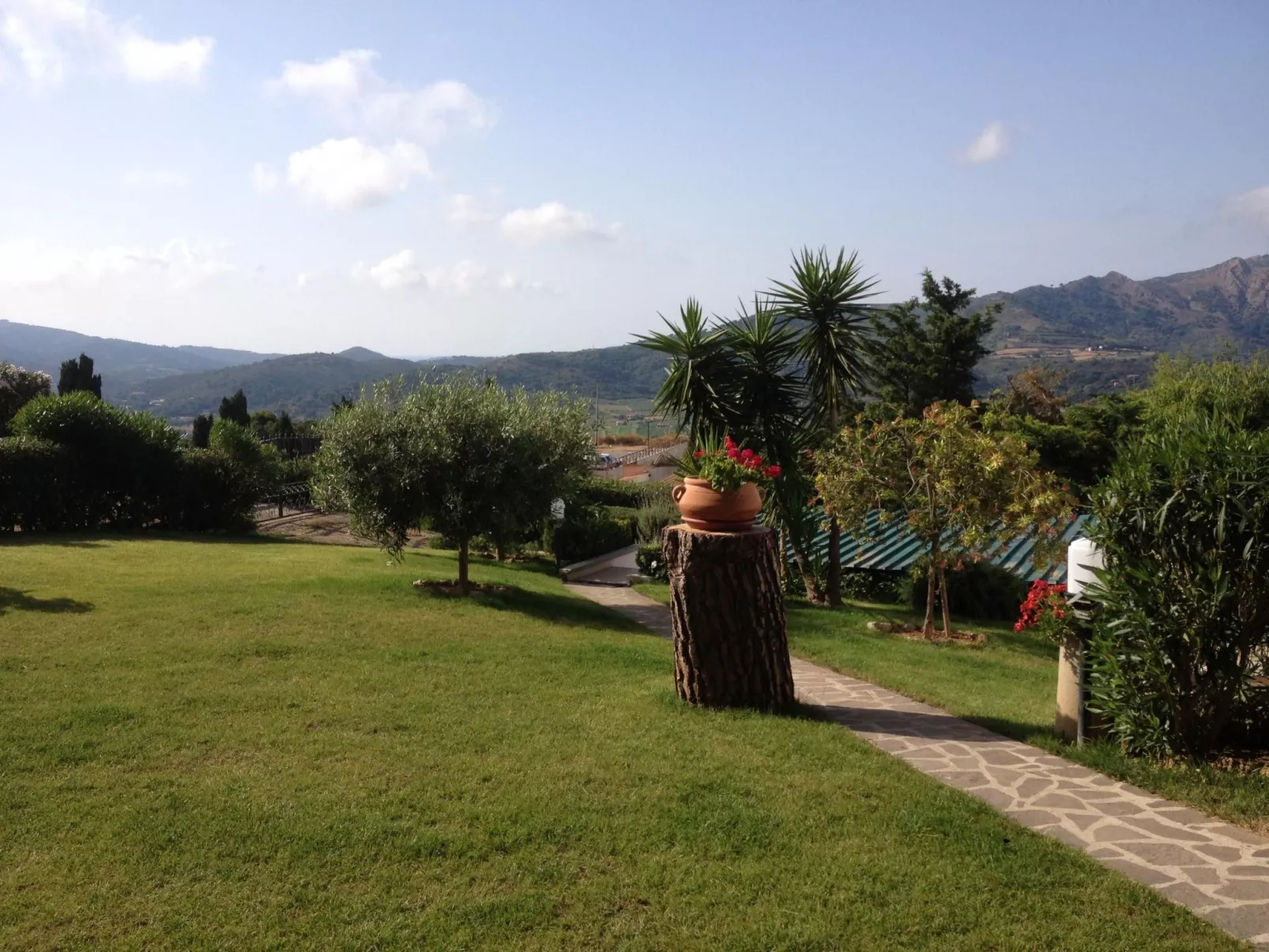Gemütliches Appartement in Capoliveri mit Grill und Terrasse-Outside