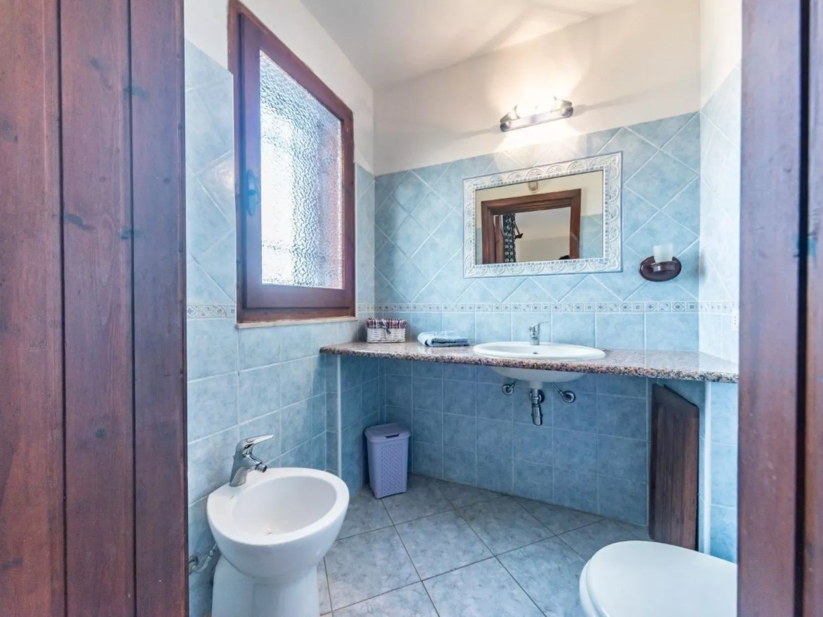 Wohnung in Villa am Meer und mit Meerblick-Image-tags.info