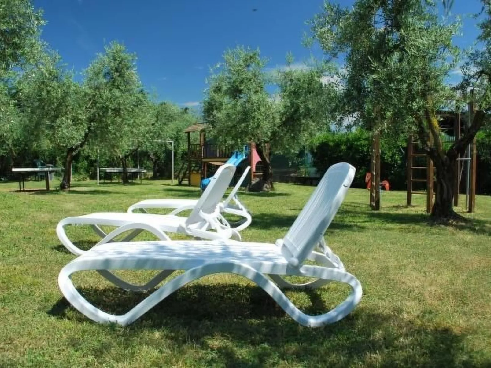 Auf zwei Ebenen-Outside