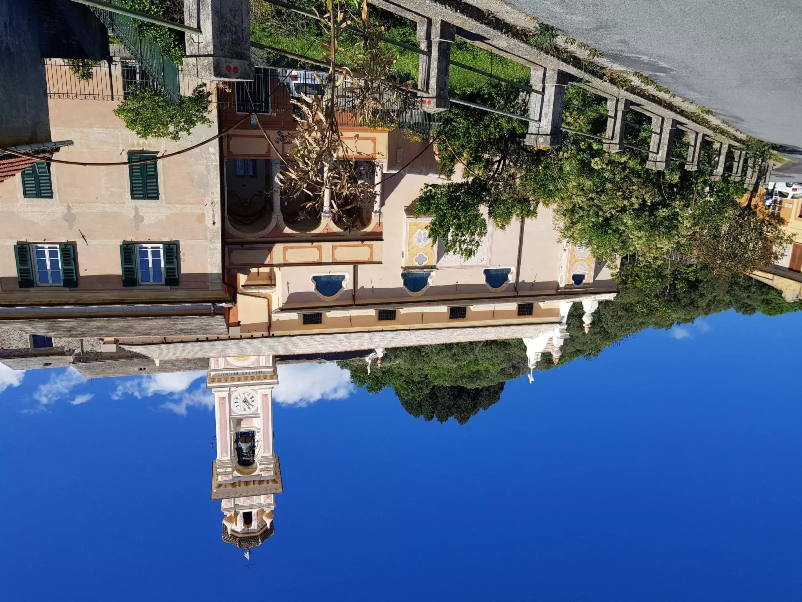 'Las Sardinas-Outside