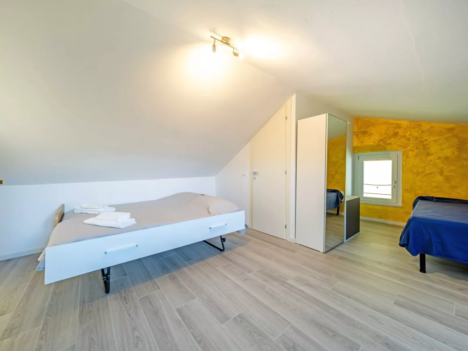 Privater Pool und herrlicher Seeblick-Drinnen