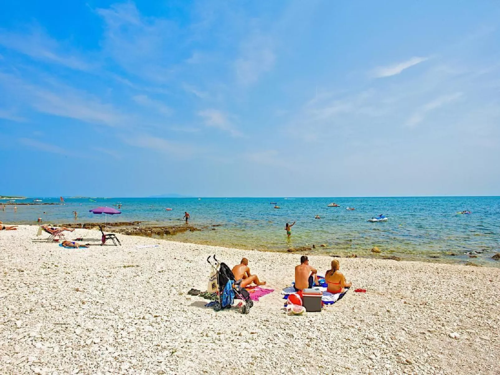 Schönes Apartment, privater Parkplatz und Strand in der Nähe-Outside