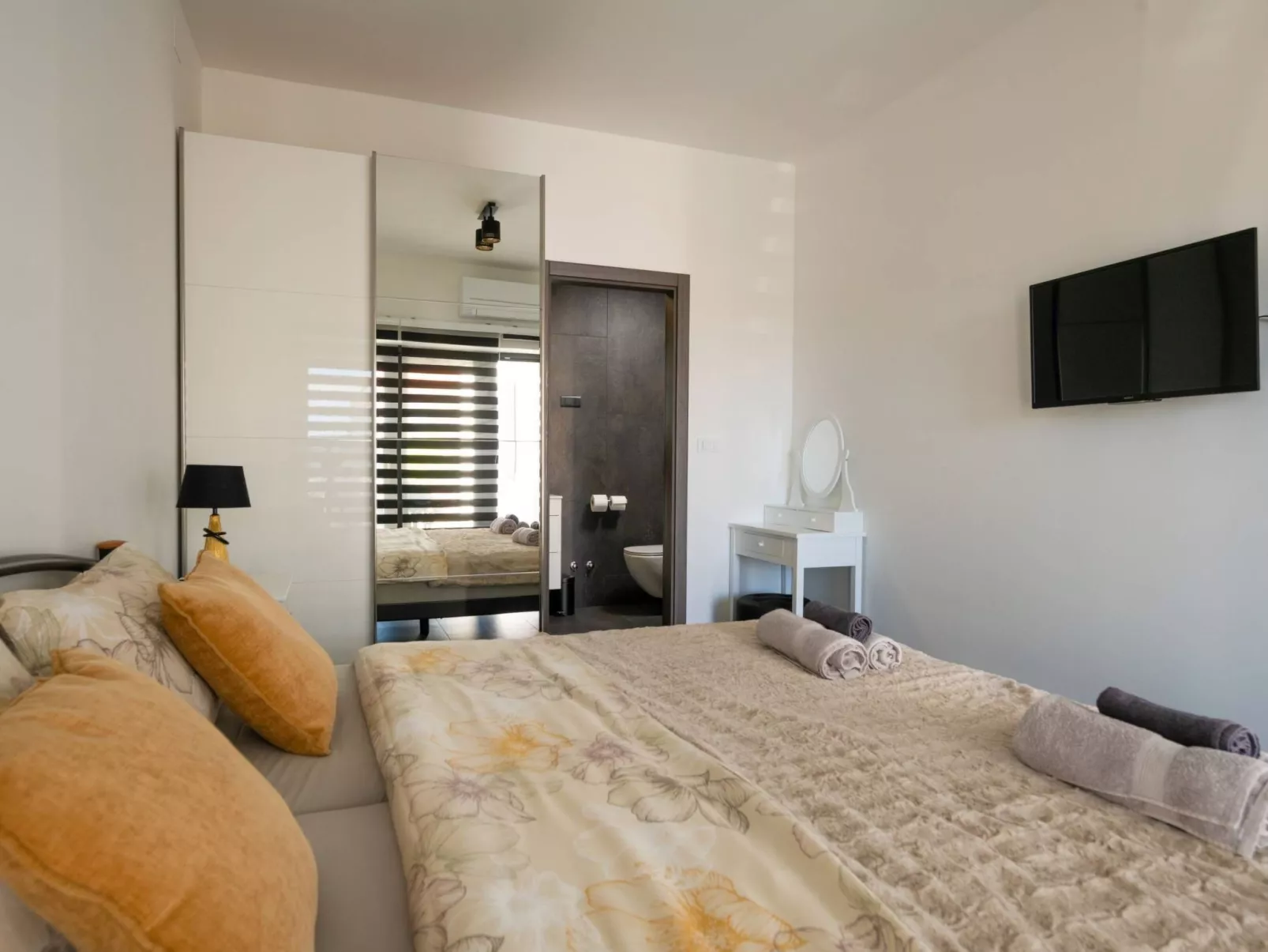 4 SZ mit Bad en suite Pool und Sommerküche-Dedans