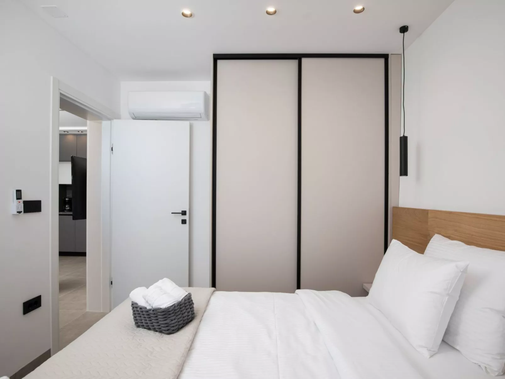 "Amore Bijeca - B6"-Image-tags.info