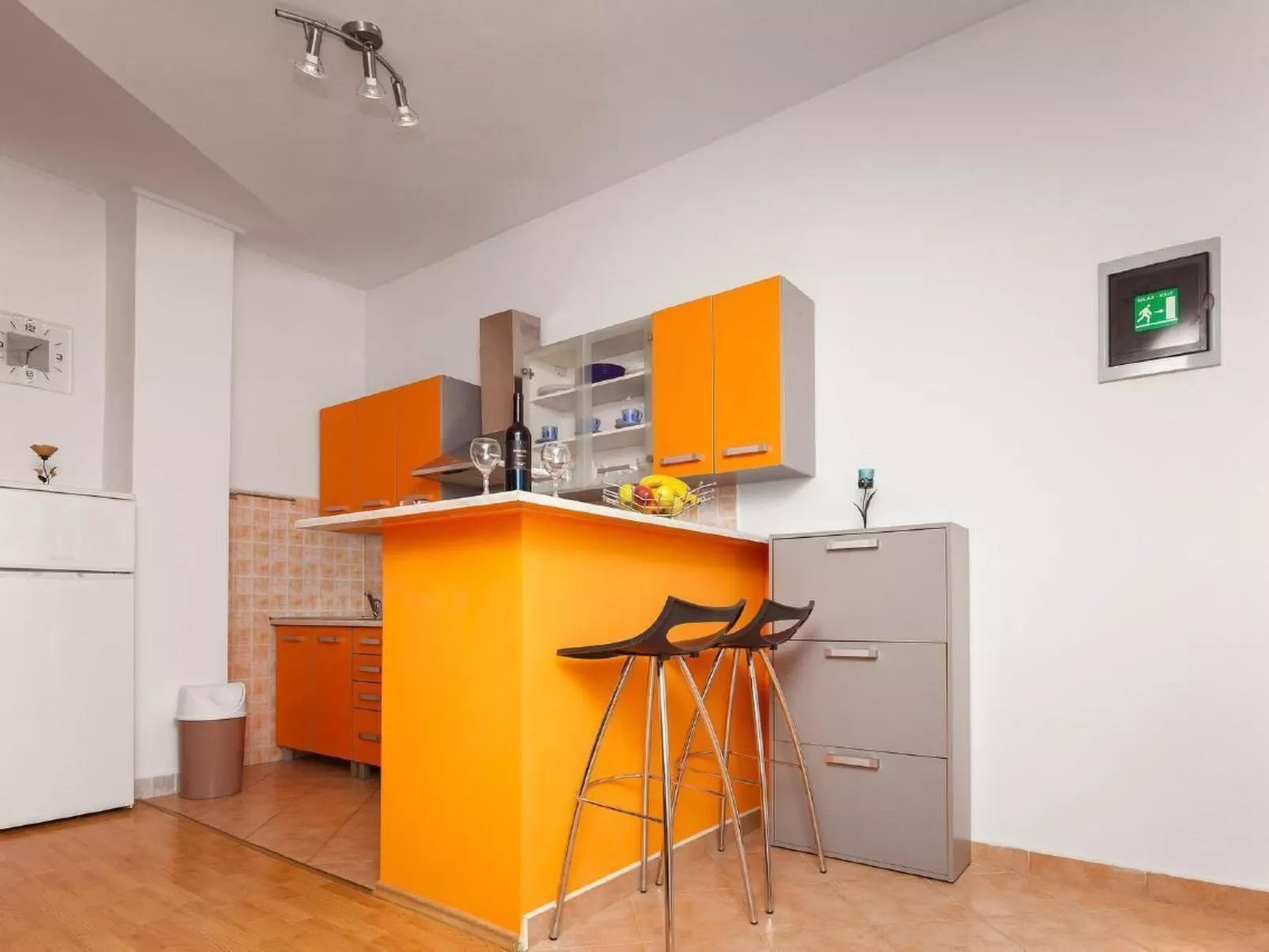 Mit Jacuzzi in Villa mit Parkplatz-Drinnen