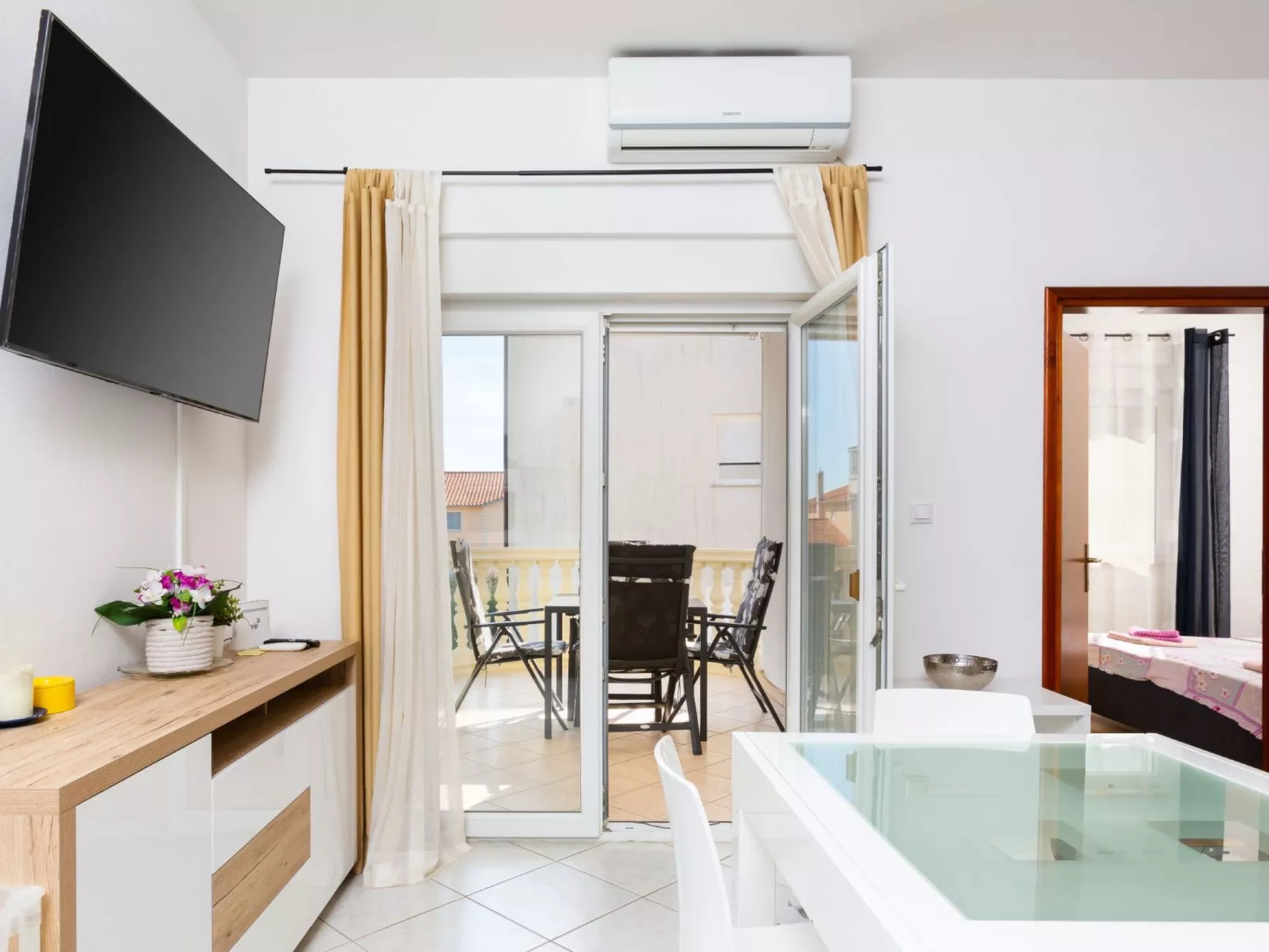 "Davorin" mit Balkon-Dedans