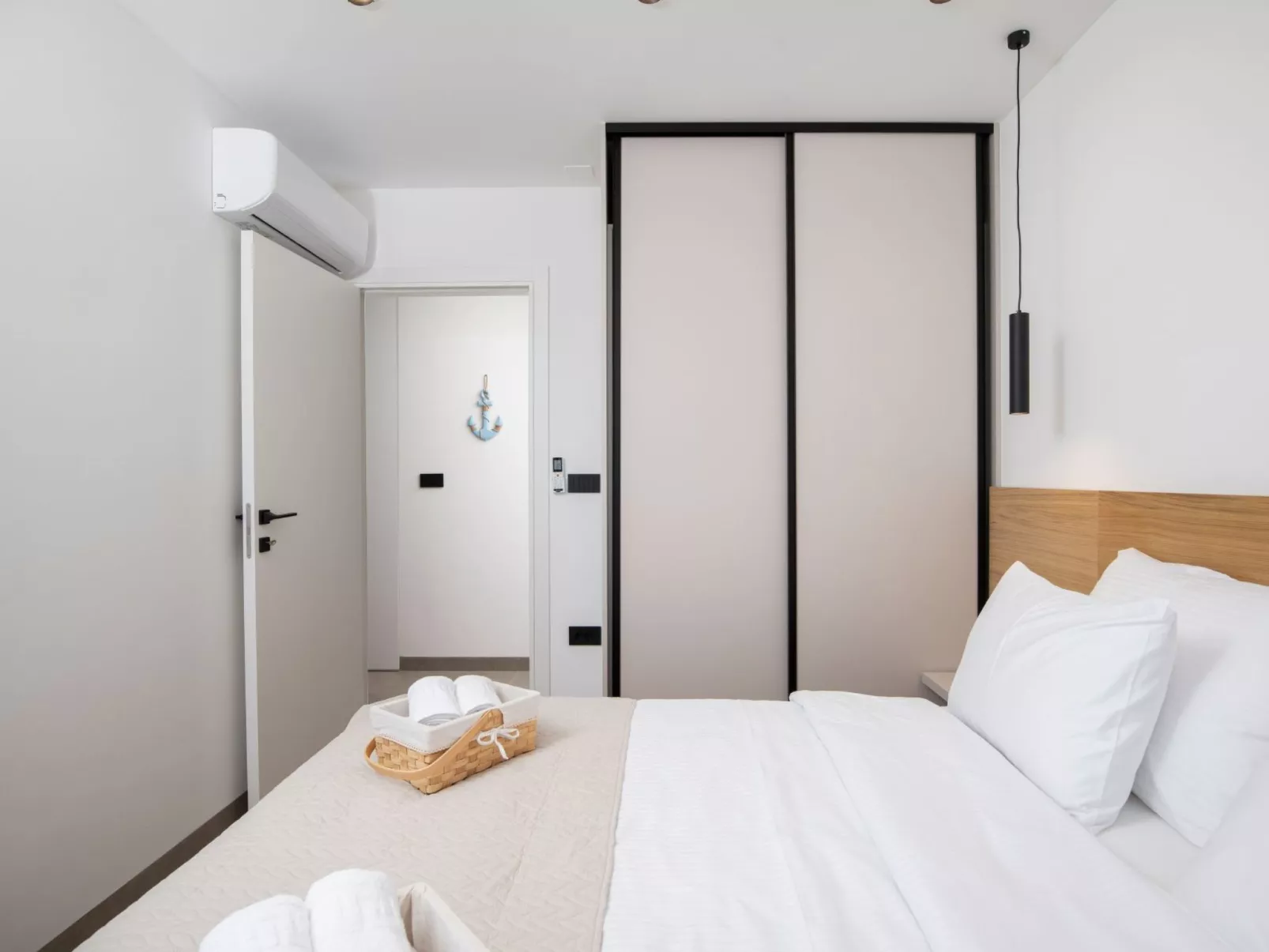 Amore Bijeca - B4-Inside