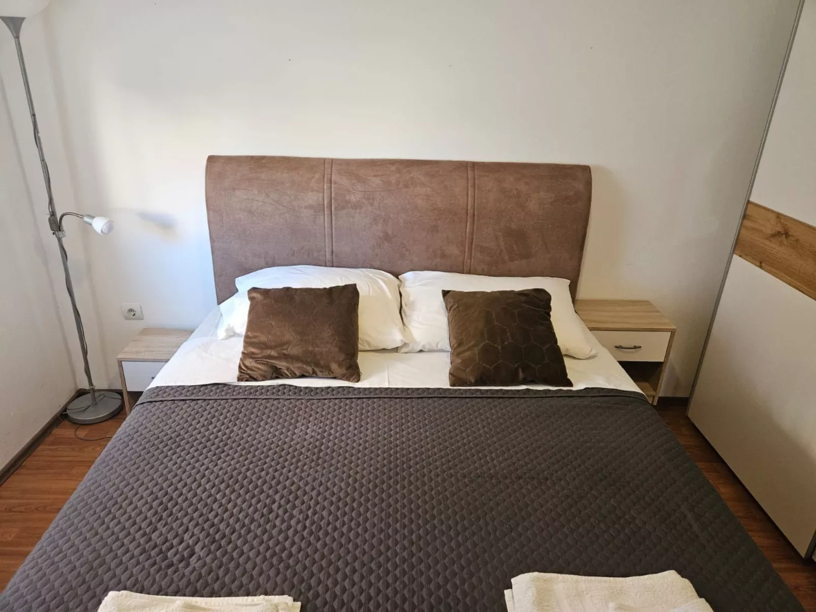 Wohnung "Terracotta" mit Terrasse-Drinnen