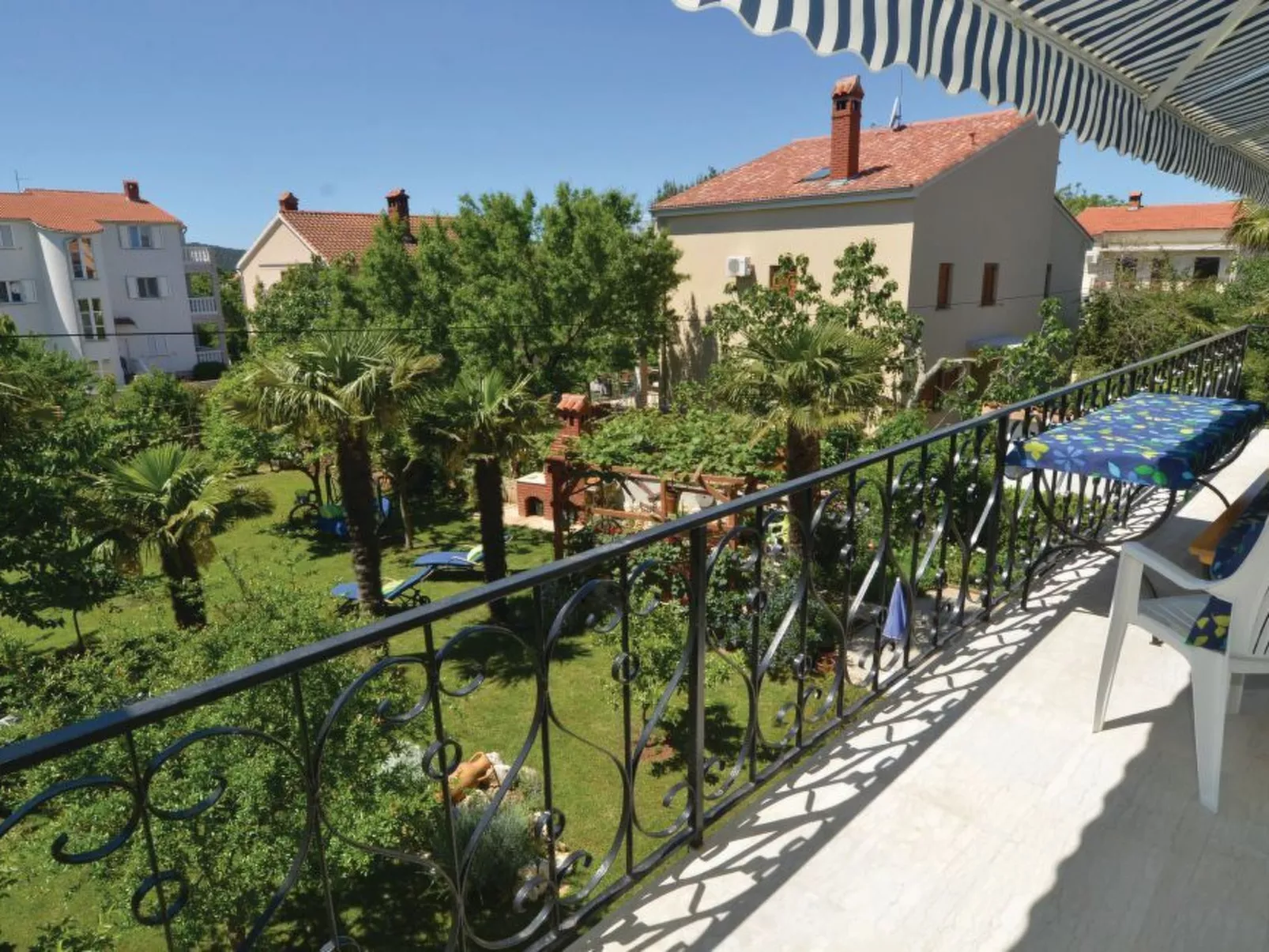 Geräumige Wohnung in Medulin mit privatem Parkplatz-Dehors