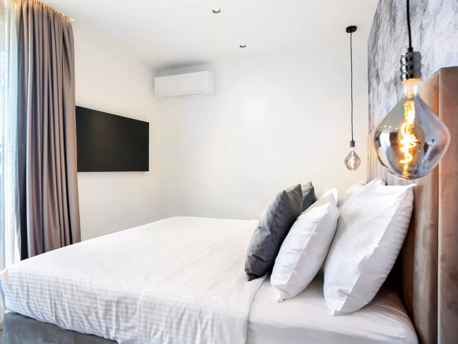 Fly Room - A2-Inside