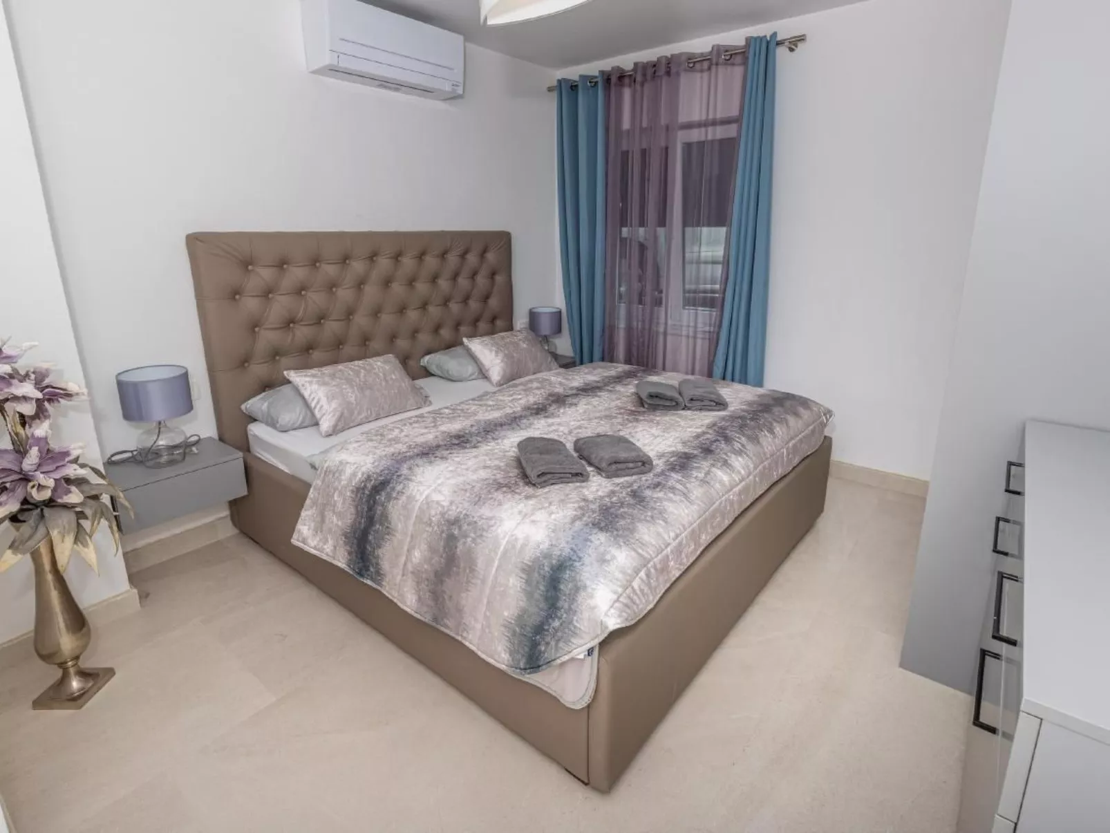 Apartment Helena-Drinnen