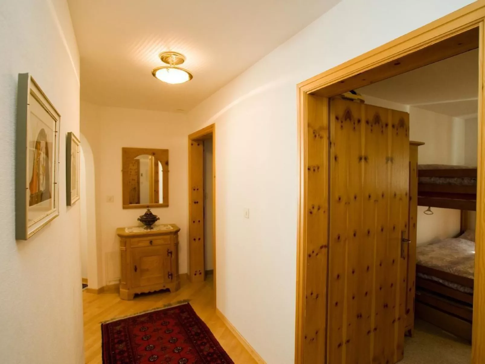 Chesa Aquileja Trüb-Drinnen