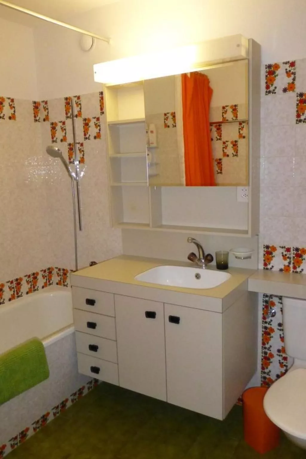 Chesa Azalee 10-Drinnen