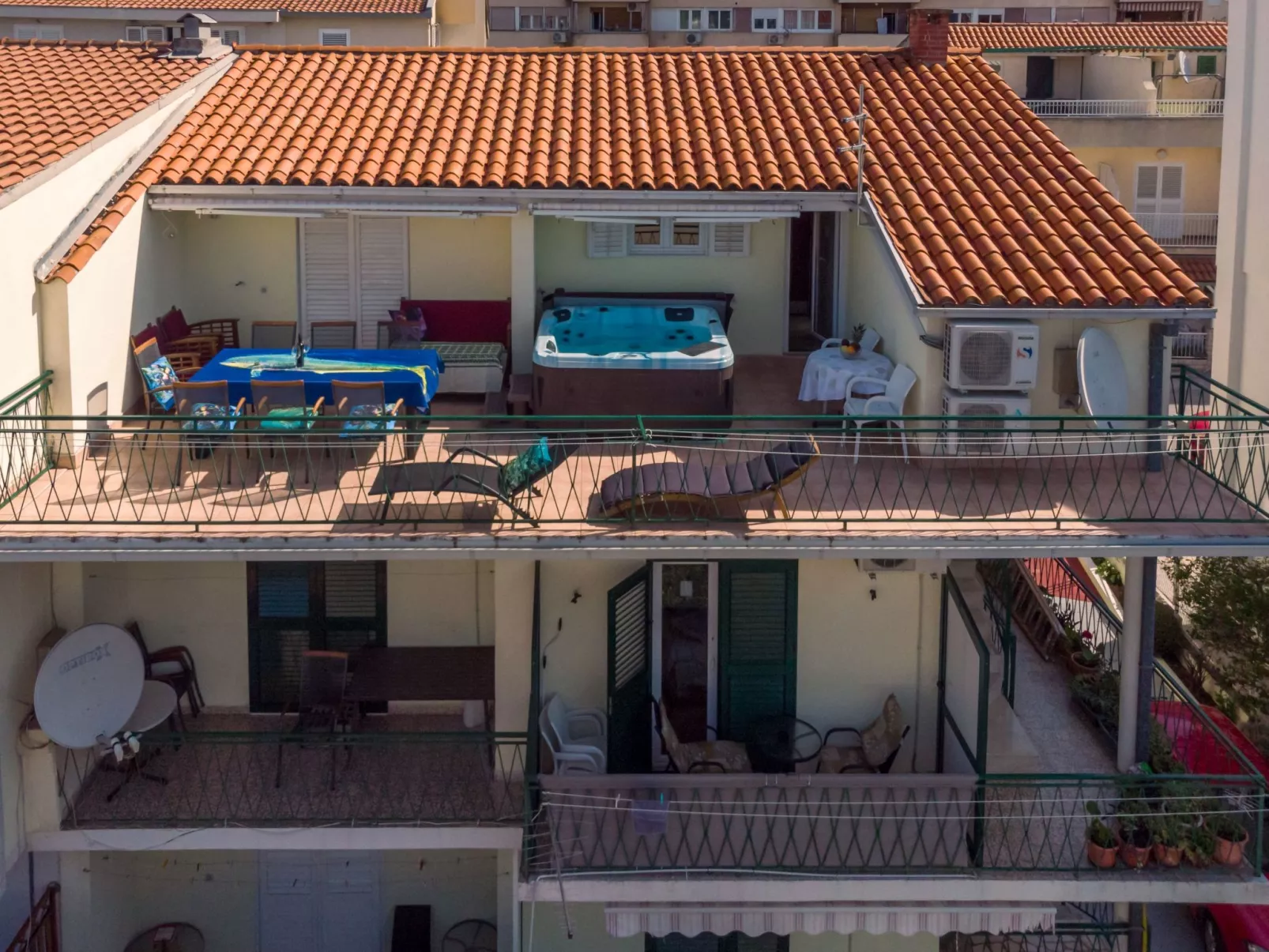 Apartment mit drei Schlafzimmern, Whirlpool und Meerblick-Inside