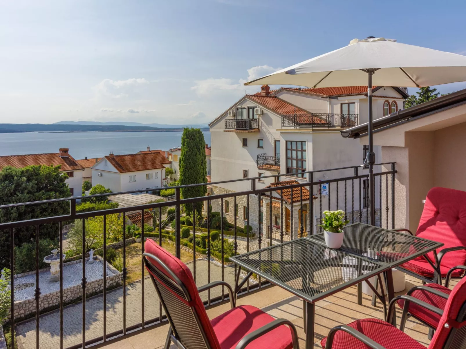 Wohnung mit Panoramablick aufs Meer-Image-tags.info