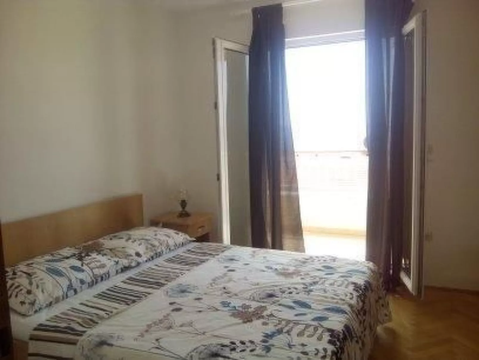 Wohnung mit Blick auf das Wasser-Image-tags.info