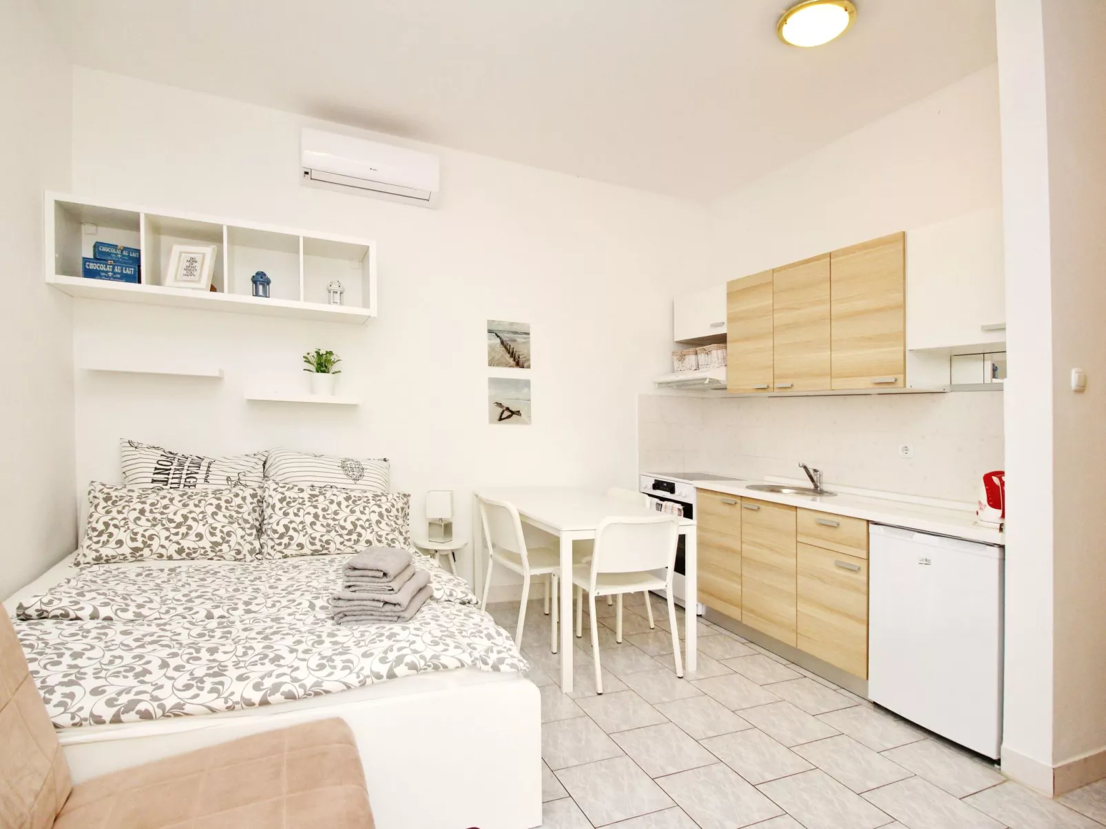 In Baška mit Eigener Terrasse-Dedans