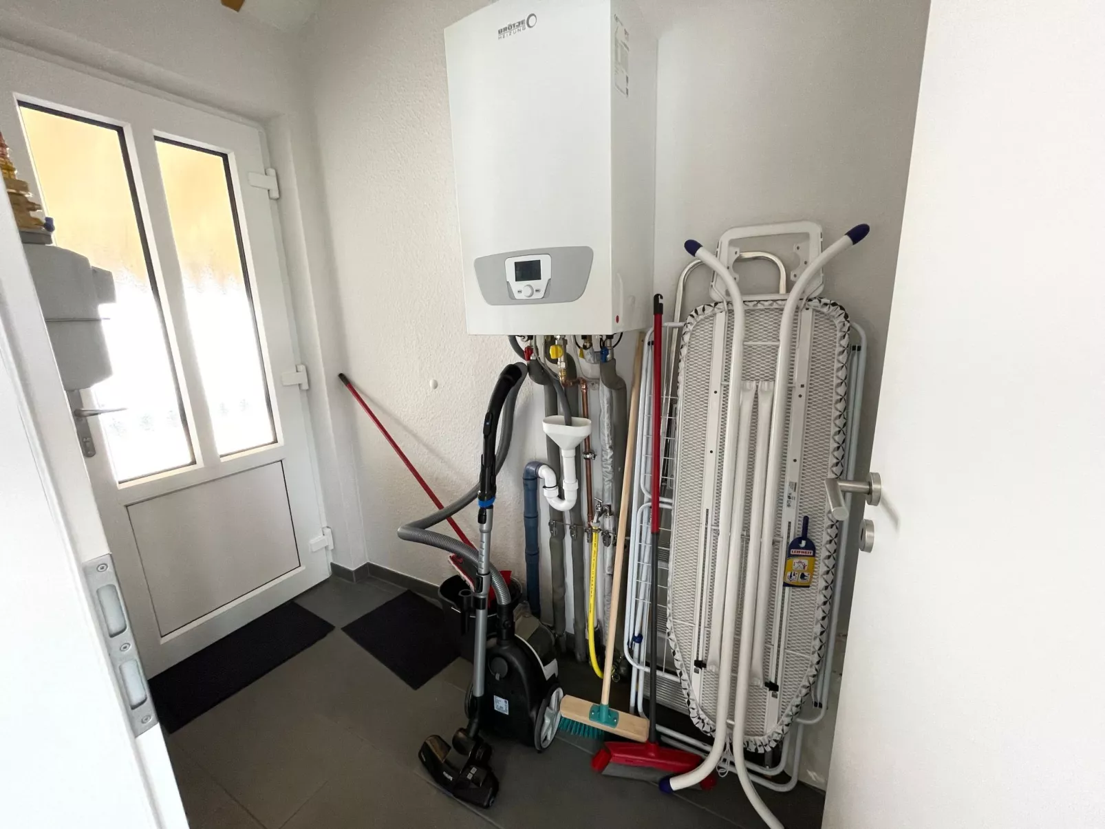 G1 Eingezäuntes Haus mit Kamin in Eckwarderhörne-Drinnen