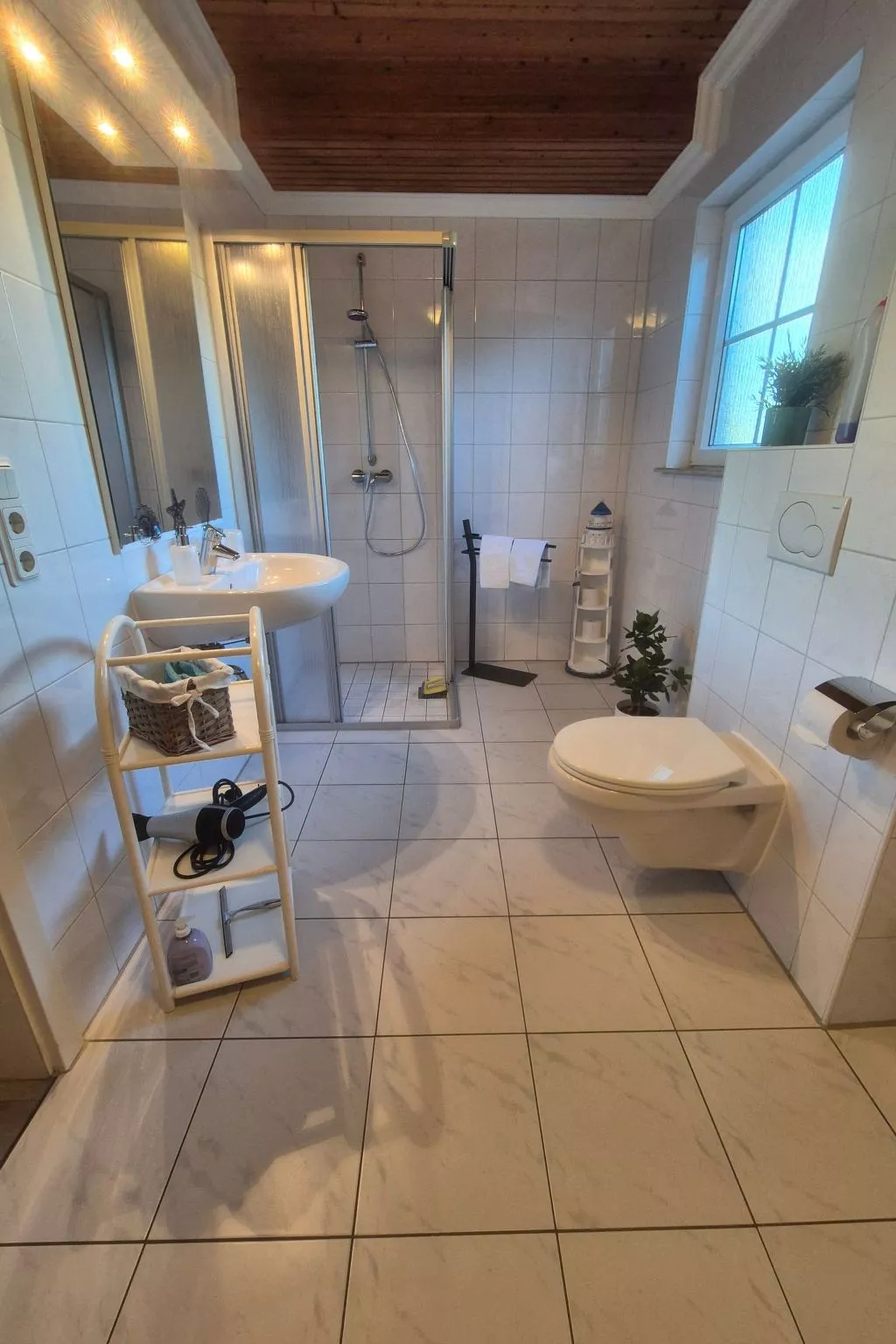 Mit Wintergarten und Garten am Deich-Inside