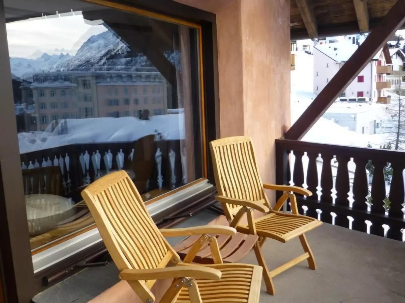 Chesa Furtüna-Dehors