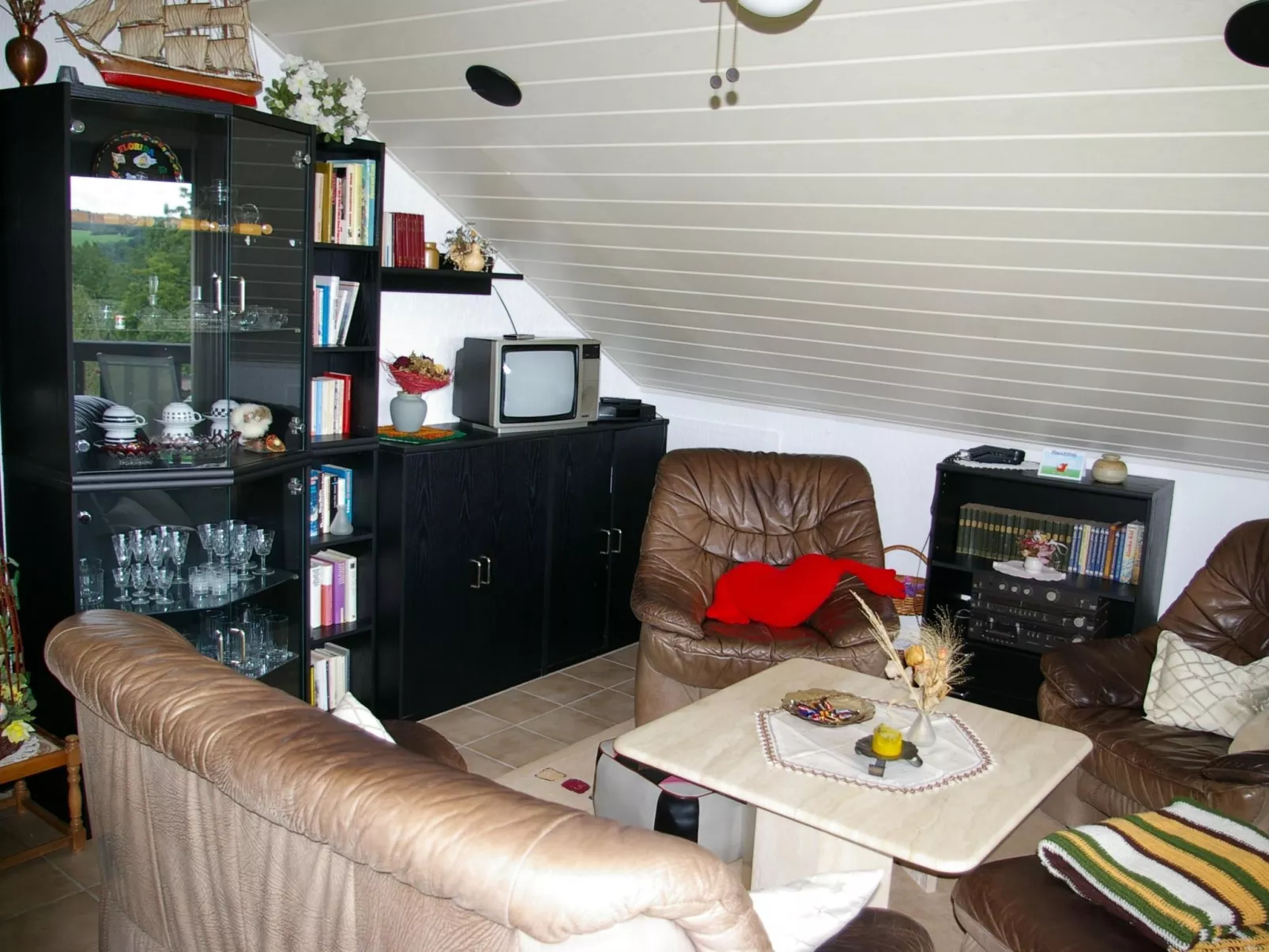 Komfortable Ferienwohnung in Waldnähe-Drinnen