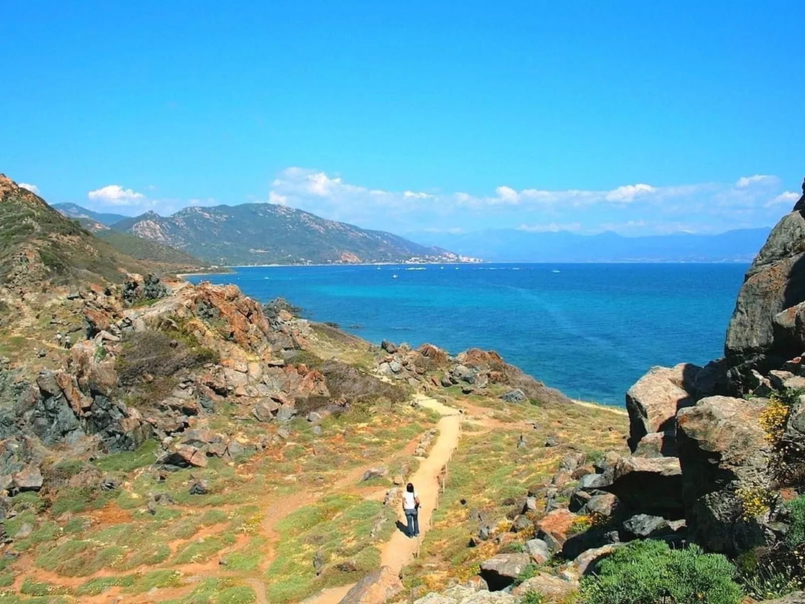 Mit Blick auf das Wasser-Dehors