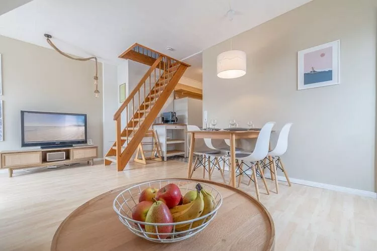 Beachbreak-Living room