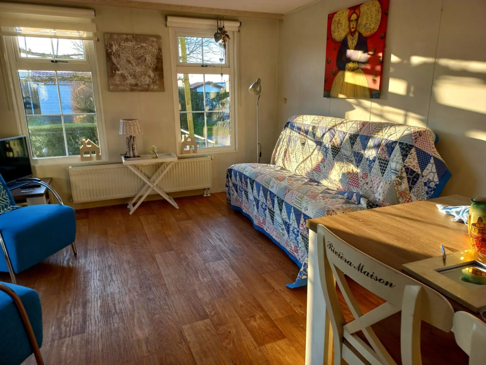 Gemütliches Chalet mit Terrasse-Drinnen