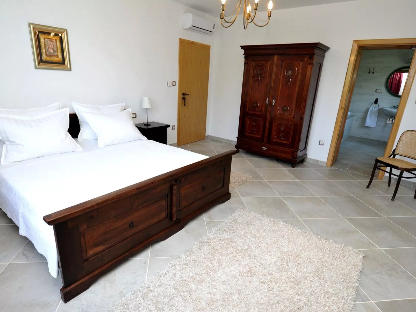 Alleinstehendes Ferienhaus mit Swimmingpool-Image-tags.info