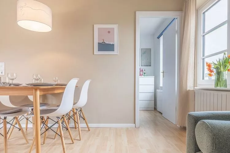 Beachbreak-Dining room