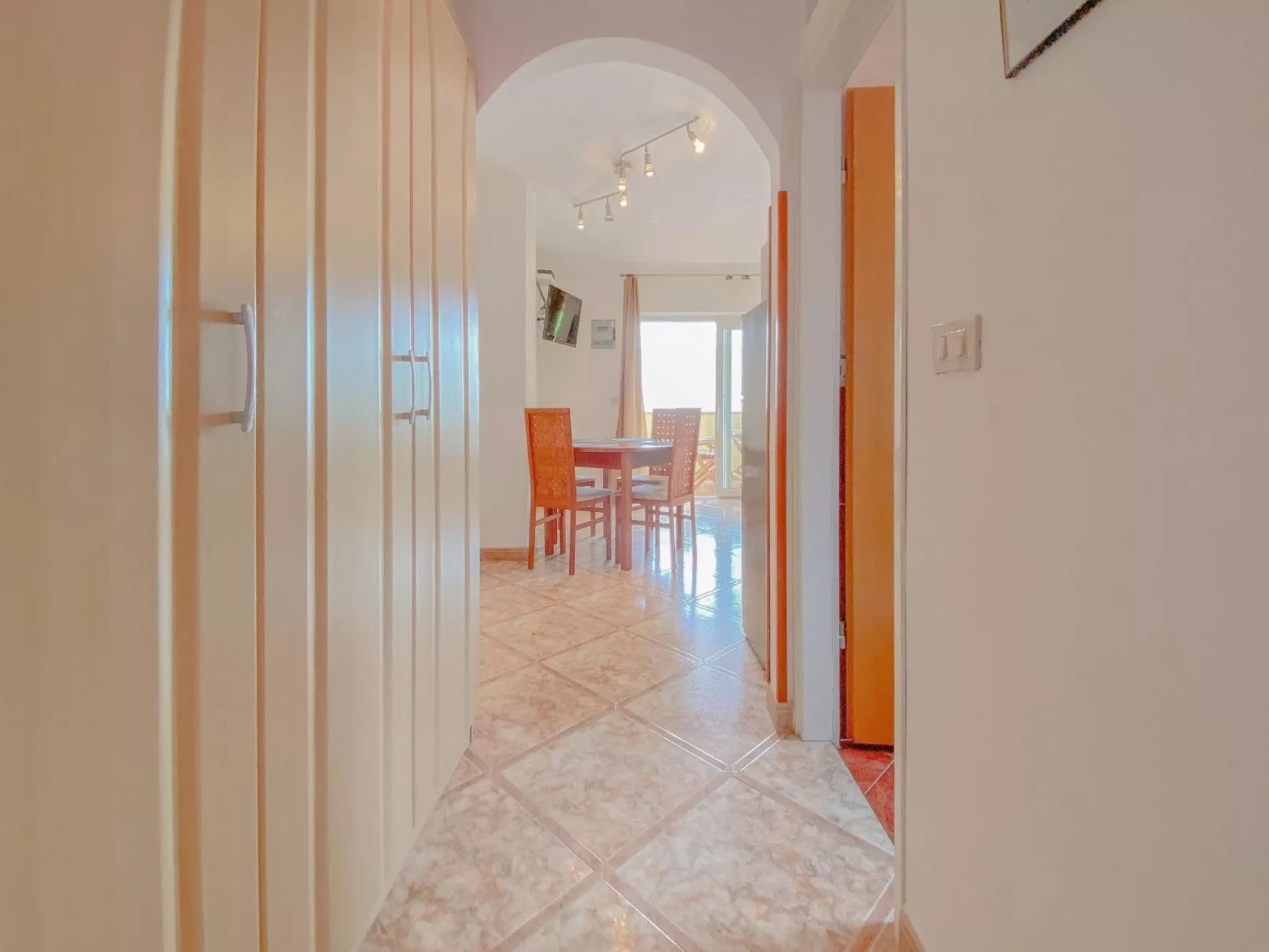 Wohnung "Viviana" direkt am Strand-Dedans