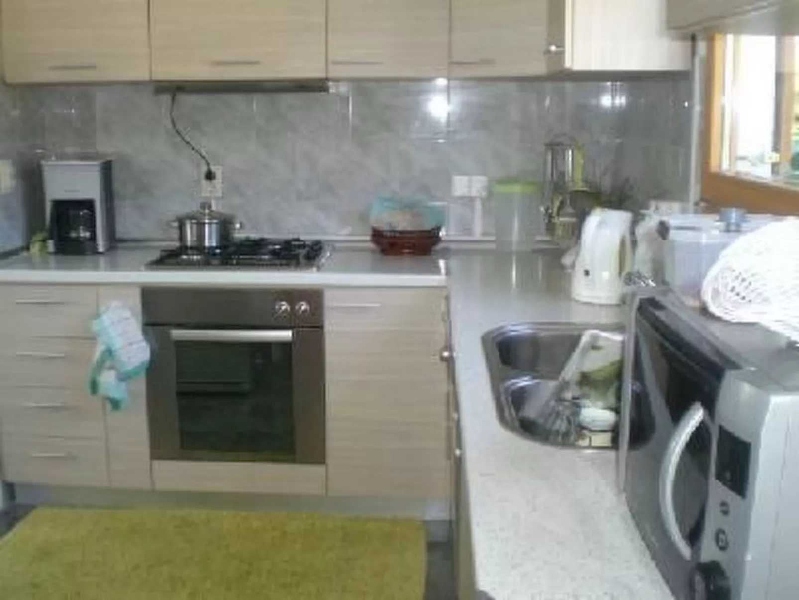 "Tutuila" mit Blick auf das Wasser-Inside