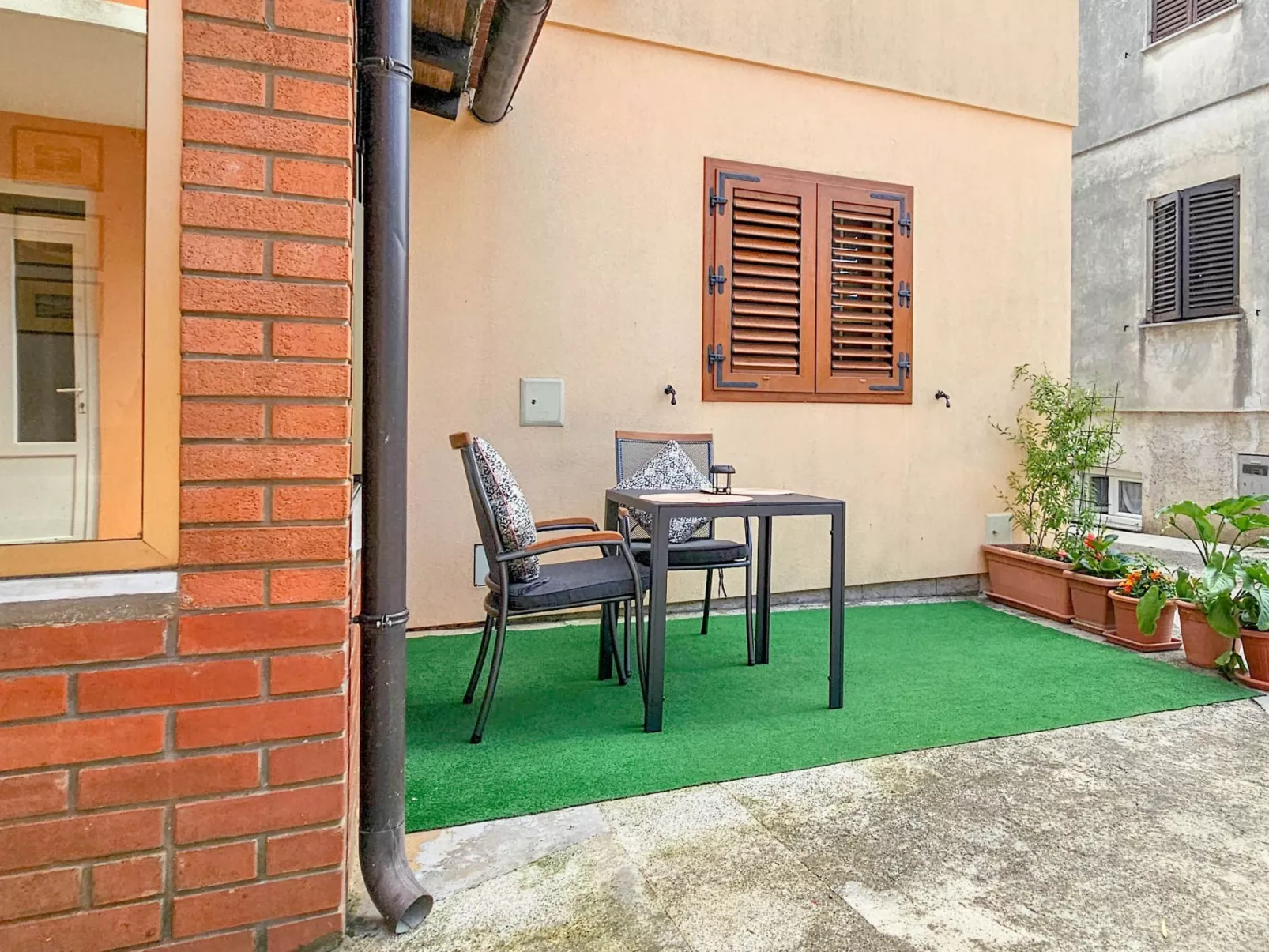 Für 2 Personen ca. 30 m&sup2; in Karigador, Istrien (Umag und Umgebung)-Draußen