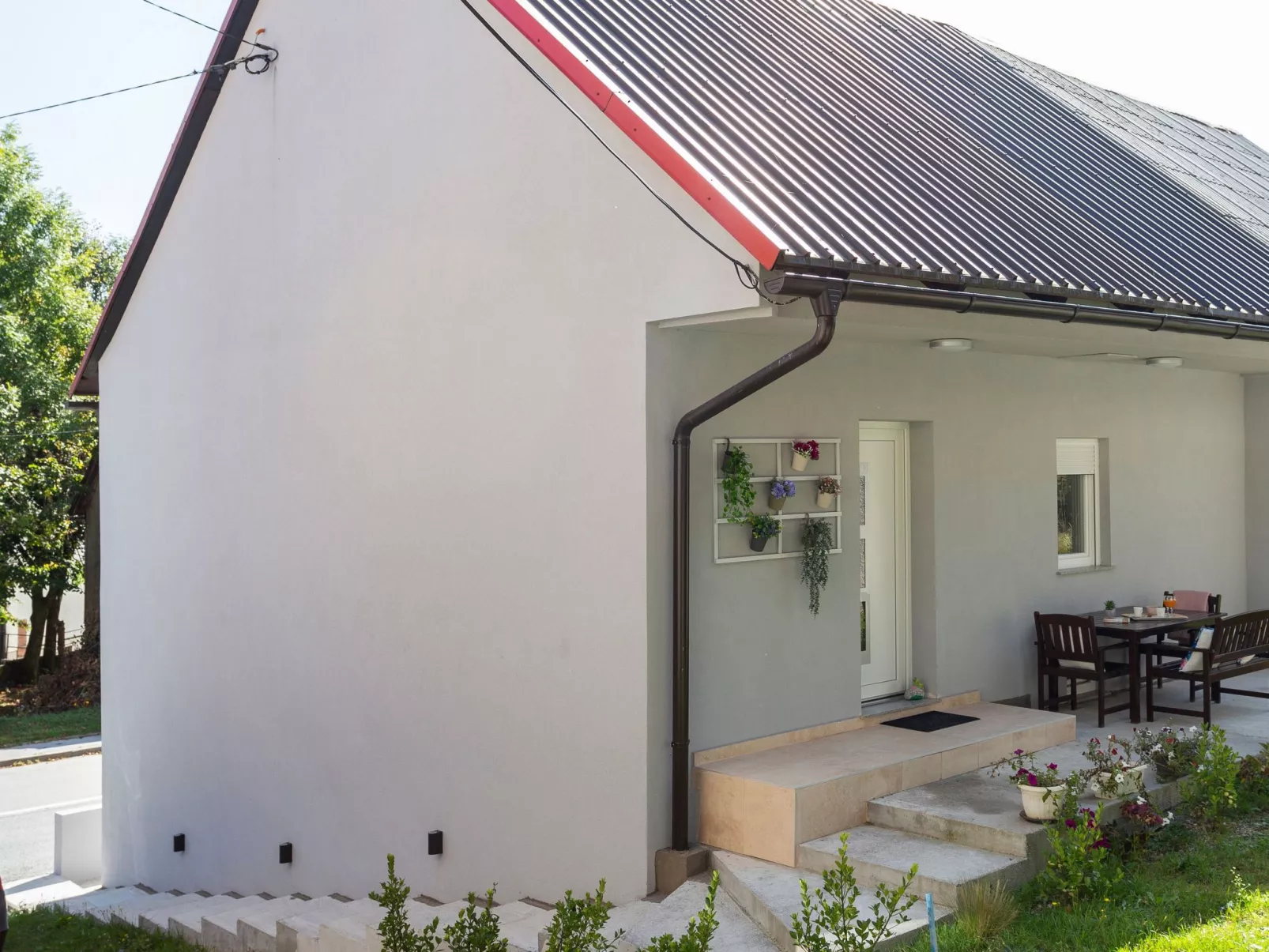 Anna in Lokve-Dehors