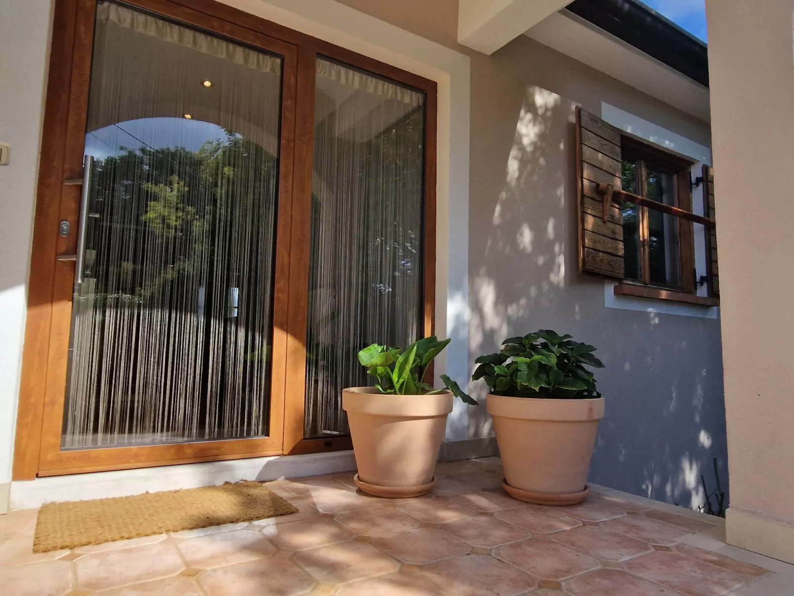 Freistehende Villa mit Garten und privatem Pool-Draußen