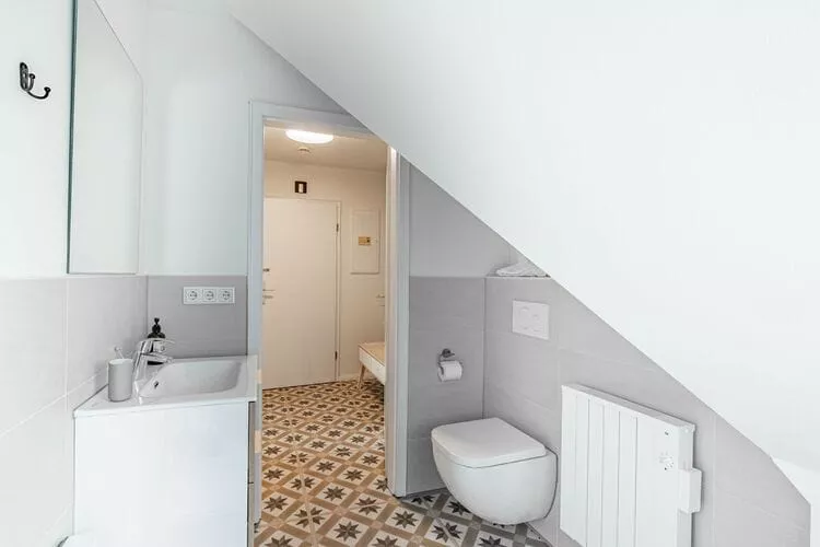 Beachbreak-Bathroom