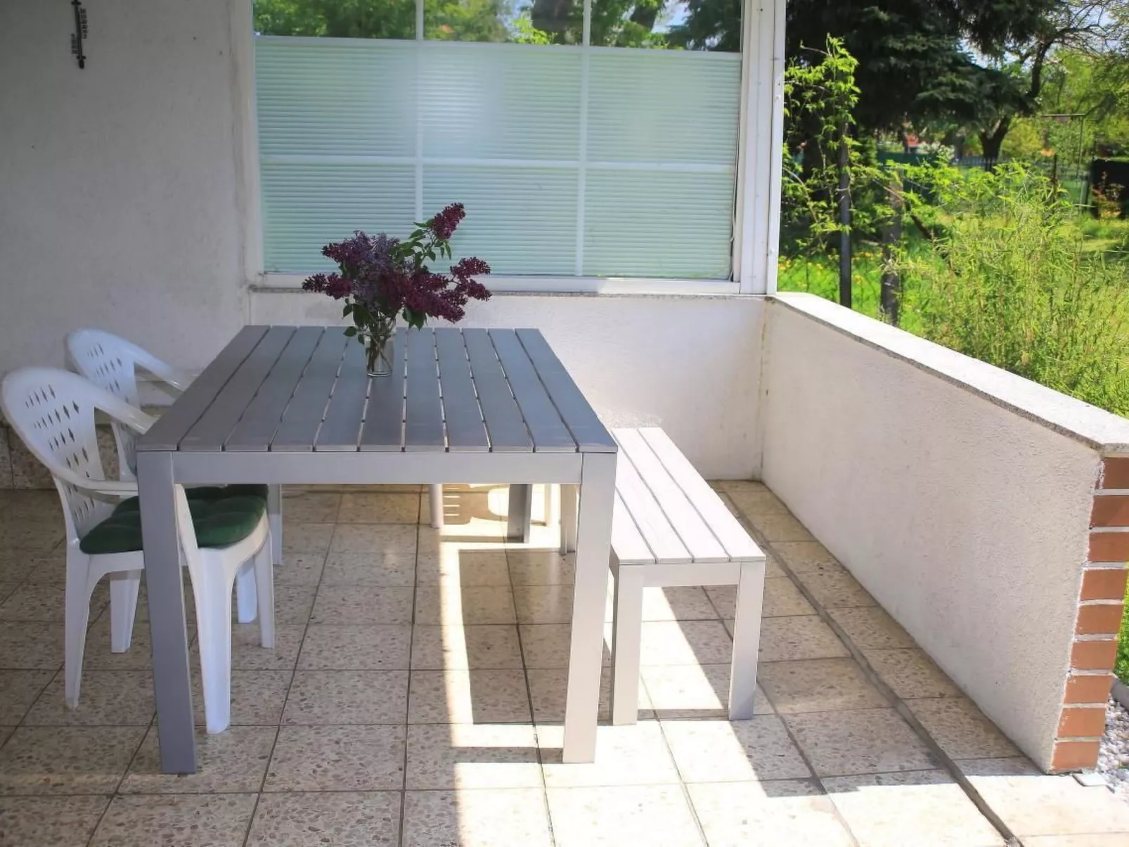 In Storkow mit Schönem Garten-Draußen