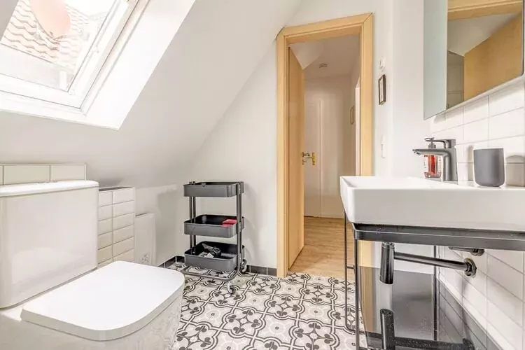 Surfbreak-Bathroom