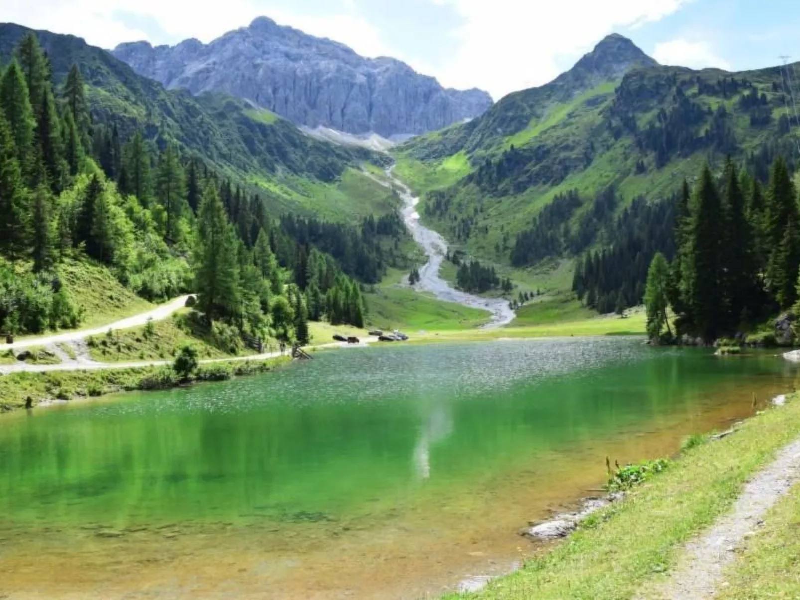 Charmantes Ferienhaus mit Whirlpool-Draußen