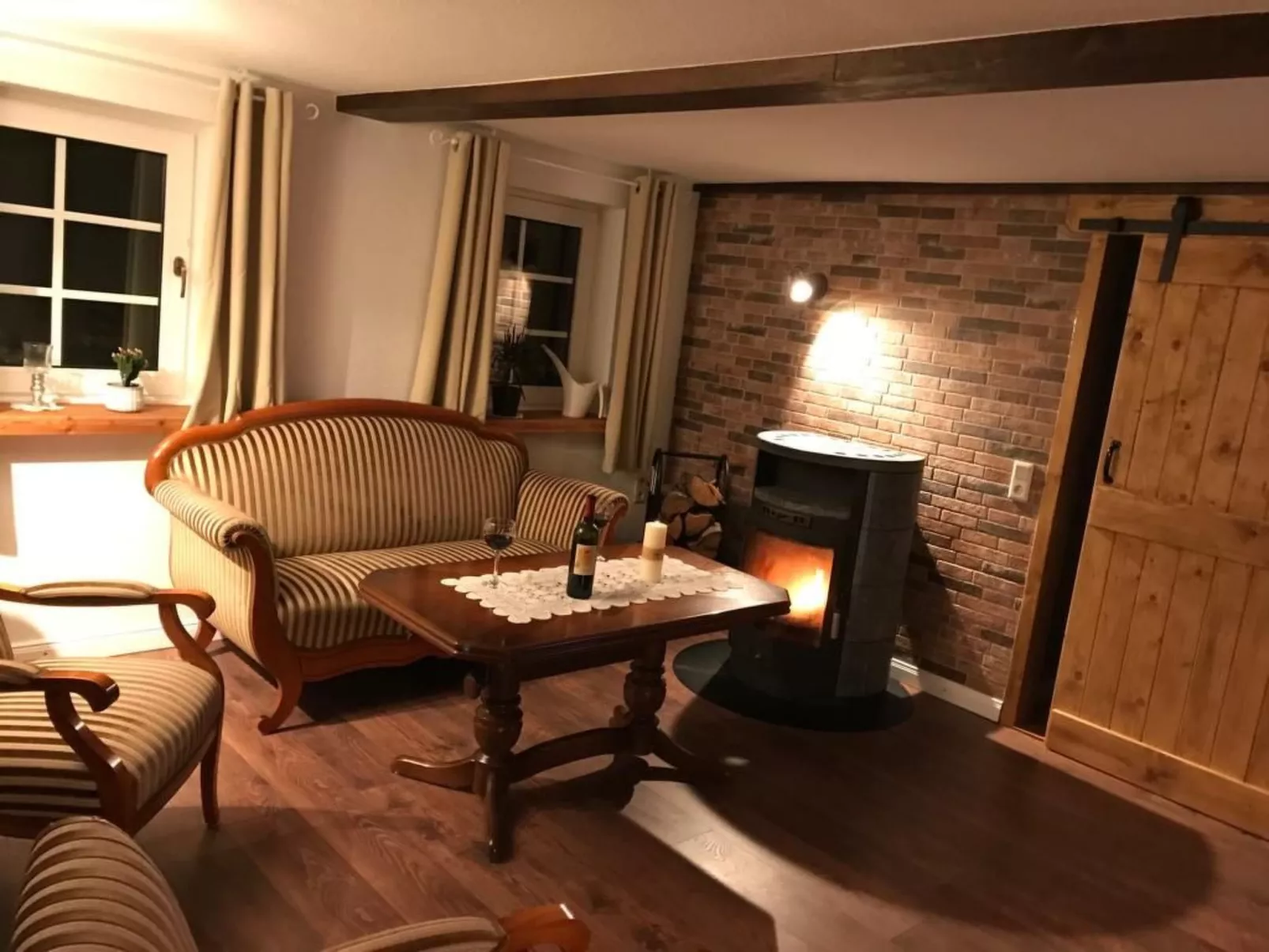 Gemütliches Reetdachhaus in Schleswig-Holstein-Dedans